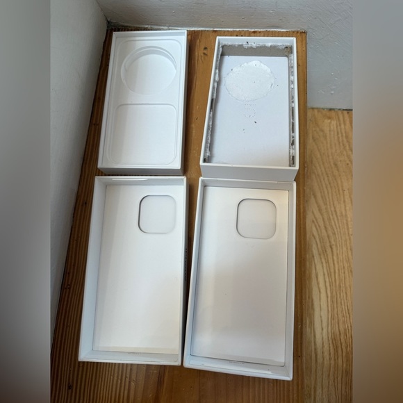 Bundle of 2 Apple IPhone 14Pro EMPTY boxes - Picture 4 of 4